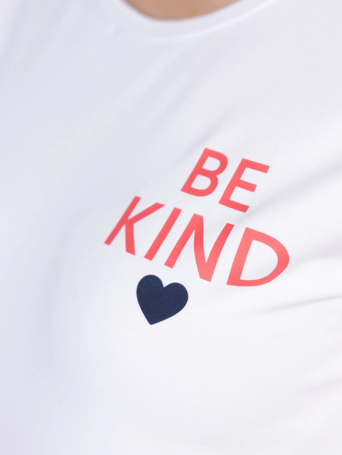 بيجامة نسائية تيشيرت طويل بطبعة Be Kind